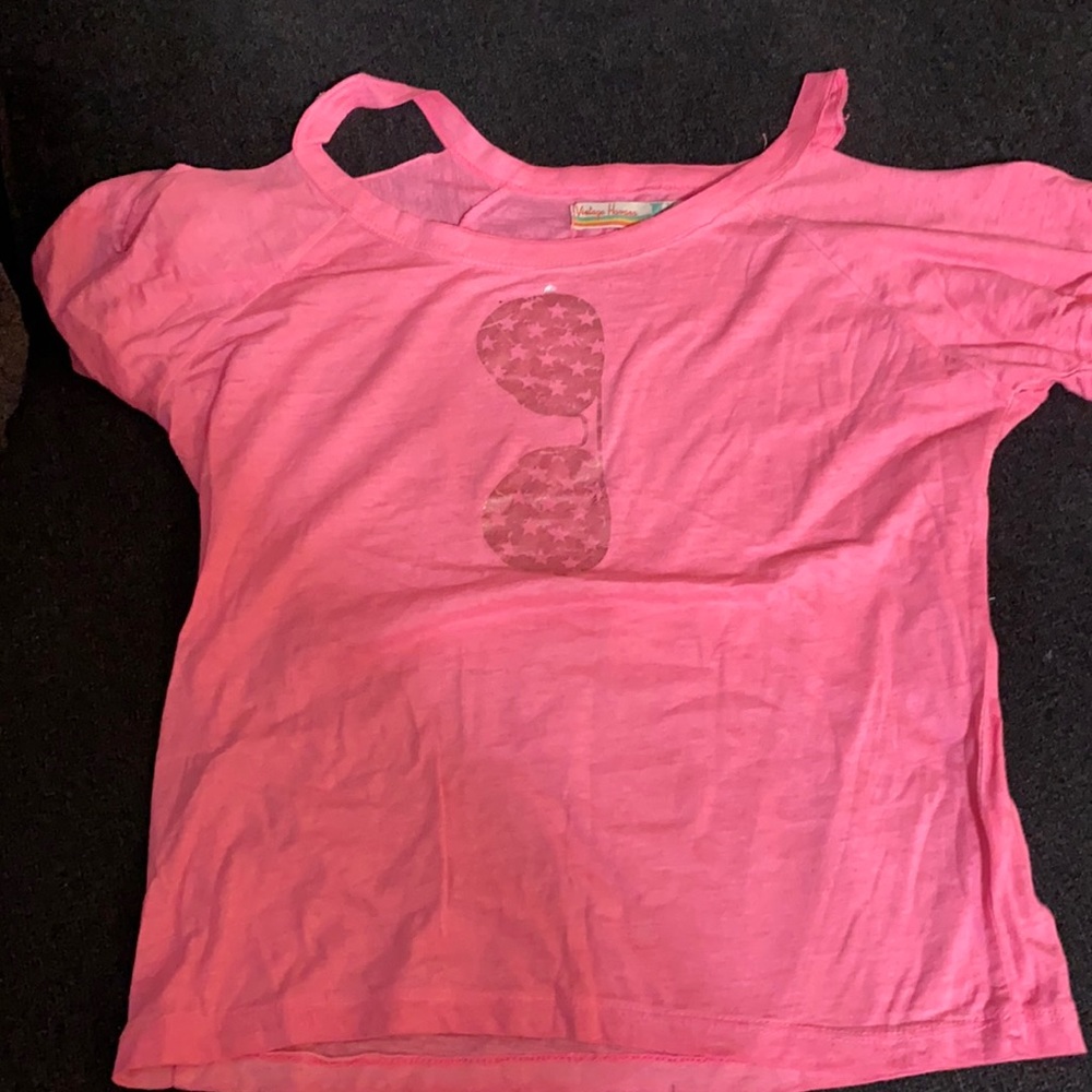 Absorbable and soft girls cold shoulders T-shirt